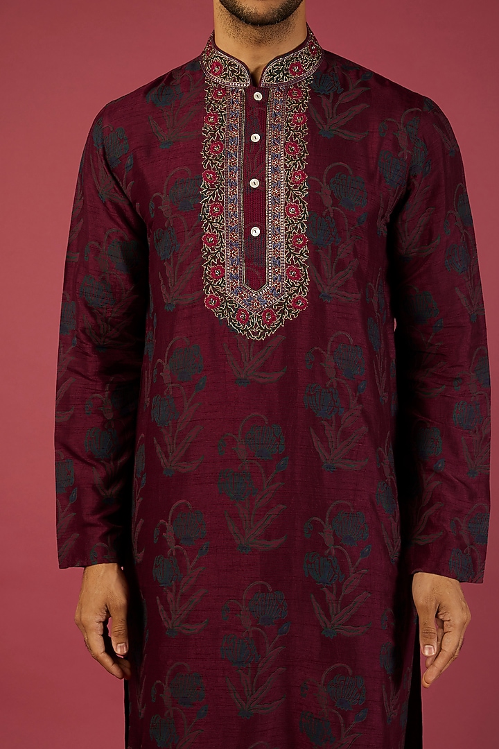 Maroon Tussar Floral Printed Kurta Set by Krishna Mehta Men at Pernia's Pop Up Shop
