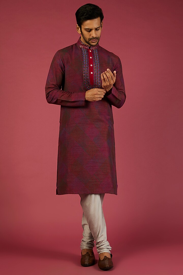 Maroon Tussar Checkered Kurta Set by Krishna Mehta Men at Pernia's Pop Up Shop