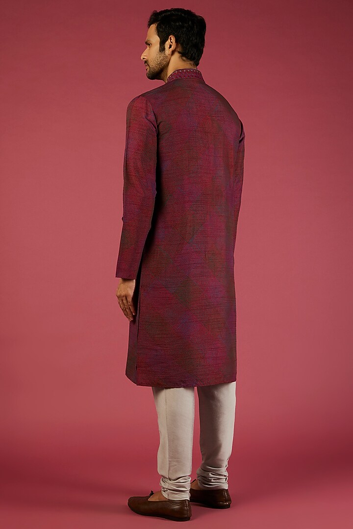 Maroon Tussar Checkered Kurta Set by Krishna Mehta Men at Pernia's Pop Up Shop