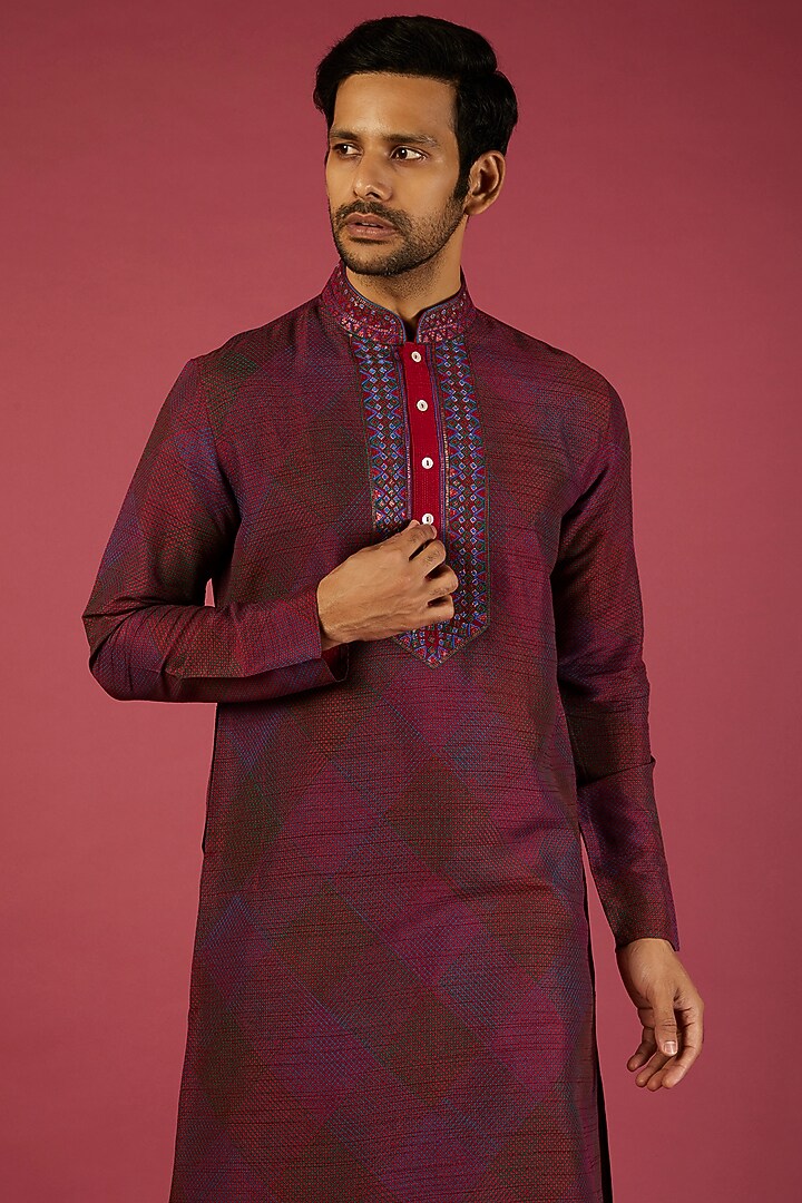 Maroon Tussar Checkered Kurta Set by Krishna Mehta Men at Pernia's Pop Up Shop