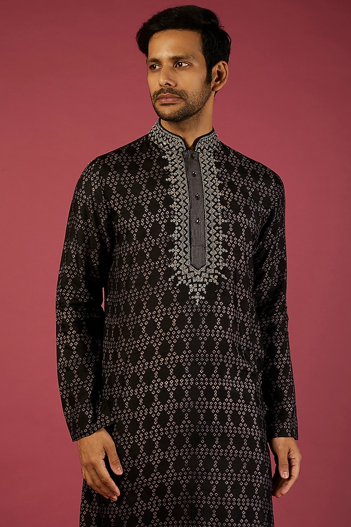 Black Tussar Zardosi Embroidered Kurta Set by Krishna Mehta Men at Pernia's Pop Up Shop