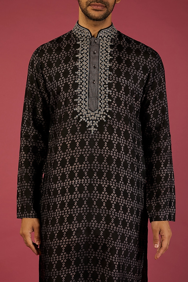 Black Tussar Zardosi Embroidered Kurta Set by Krishna Mehta Men at Pernia's Pop Up Shop
