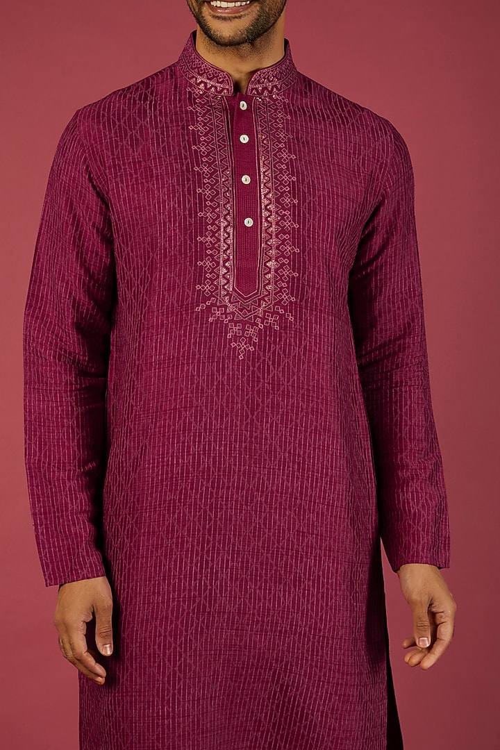 Magenta Tussar Printed Kurta Set by Krishna Mehta Men at Pernia's Pop Up Shop