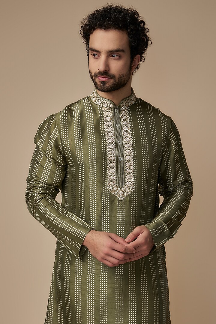 Green Tussar Zardosi Embroidered Kurta Set by Krishna Mehta Men at Pernia's Pop Up Shop