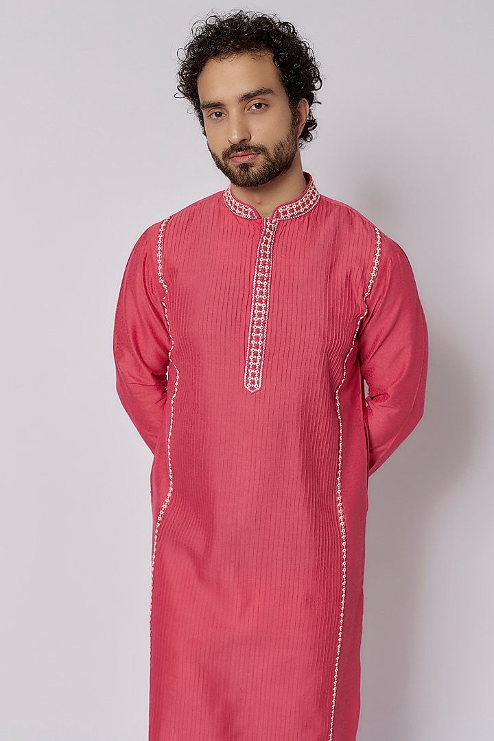 Pink Cotton Viscose Embroidered Kurta Set by Krishna Mehta Men at Pernia's Pop Up Shop