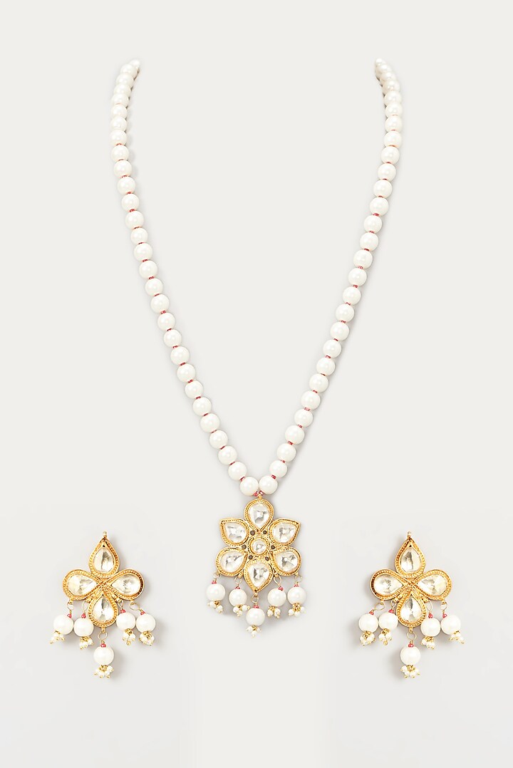 Gold Finish Kundan & Pearl Pendant Necklace Set by Kreart at Pernia's Pop Up Shop