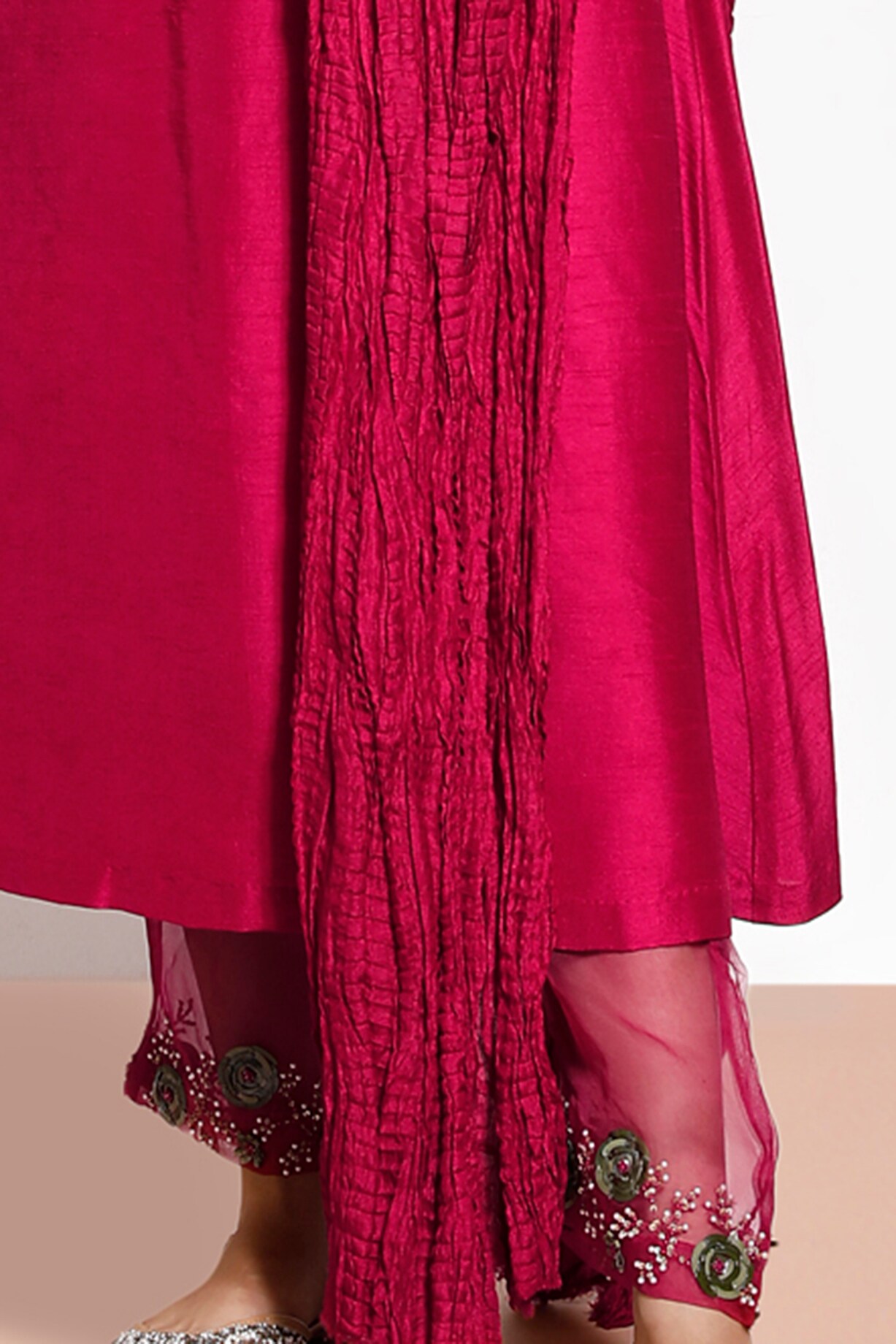 Cherry Red Embellished Kurta Set by KRESSA at Pernia's Pop Up Shop 2025