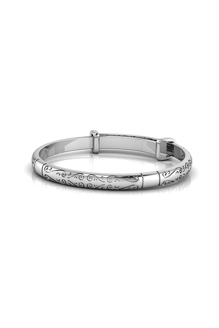 White Finish Oxidised S Pattern Extendable Bracelet In Sterling Silver by KRYSALIIS KIDS