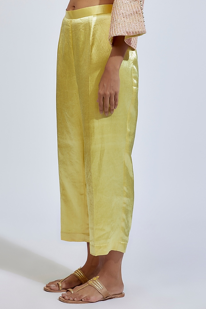 Peach Chinon Embroidered Kurta Set by Kriti Bapna at Pernia's Pop Up Shop