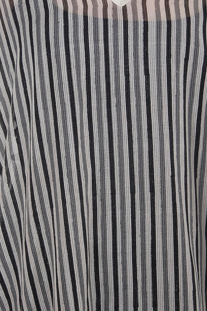 Off White Printed Kaftan Kurta by Krishna Mehta at Pernia's Pop Up Shop