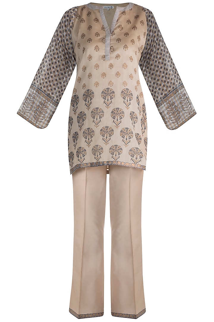 Beige Printed Maheshwari Kurta Set by Krishna Mehta at Pernia's Pop Up Shop