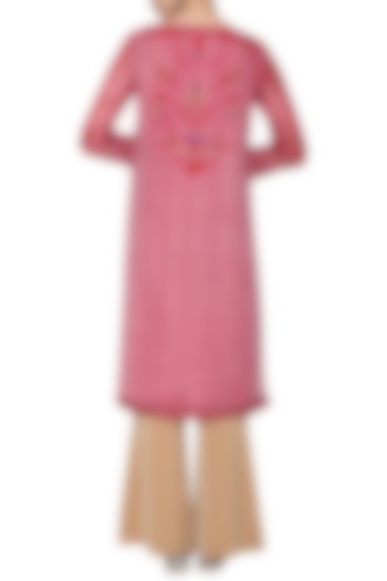 Onion pink embroidered kurta available only at Pernia's Pop Up Shop.