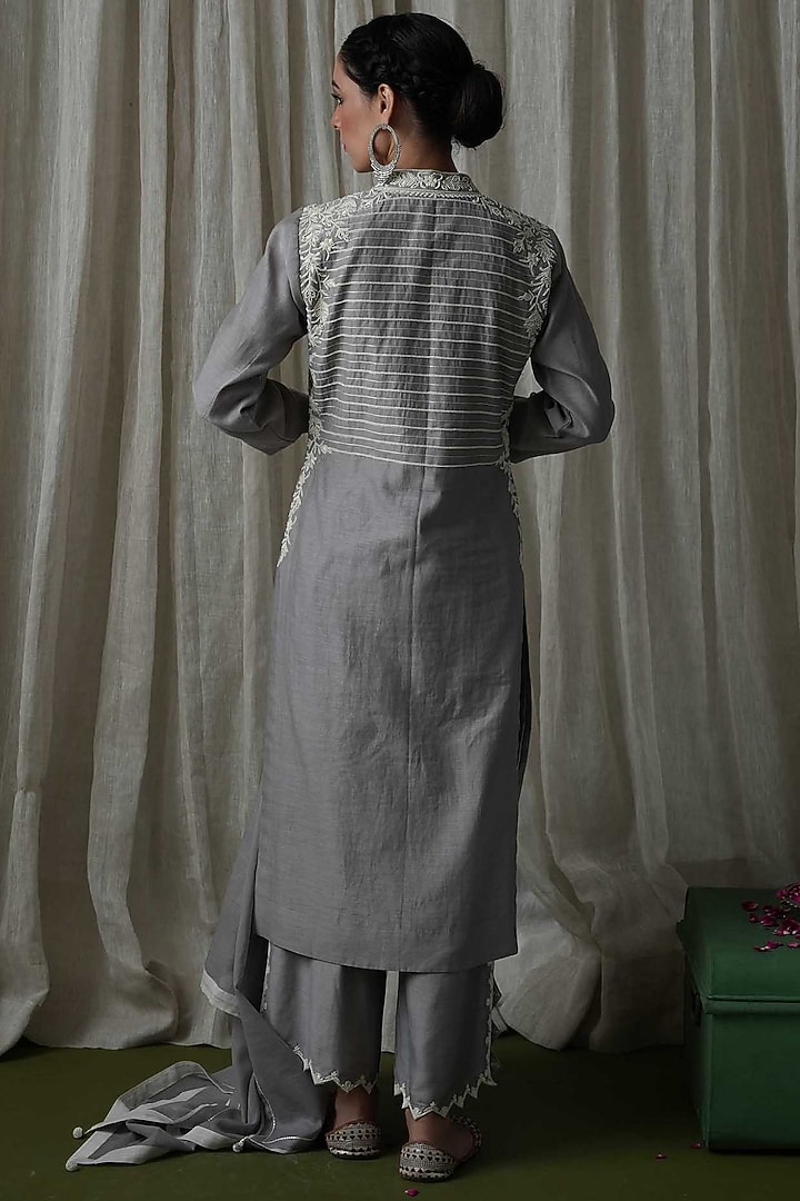 Grey Chanderi Silk Embroidered Kurta Set by Kanika sharma at Pernia's Pop Up Shop
