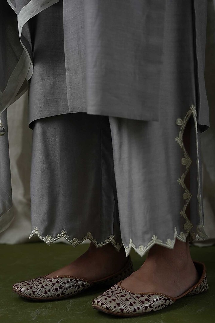 Grey Chanderi Silk Embroidered Kurta Set by Kanika sharma at Pernia's Pop Up Shop