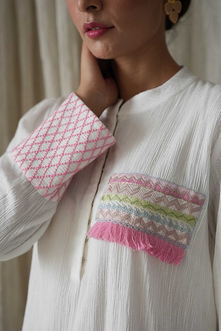 White Crinkled Cotton Embroidered Kurta Set by Kanika sharma at Pernia's Pop Up Shop