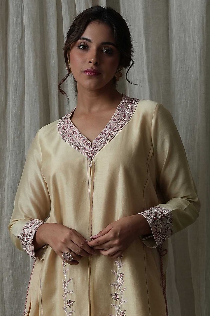 Beige Chanderi Embroidered Kurta Set by Kanika sharma at Pernia's Pop Up Shop