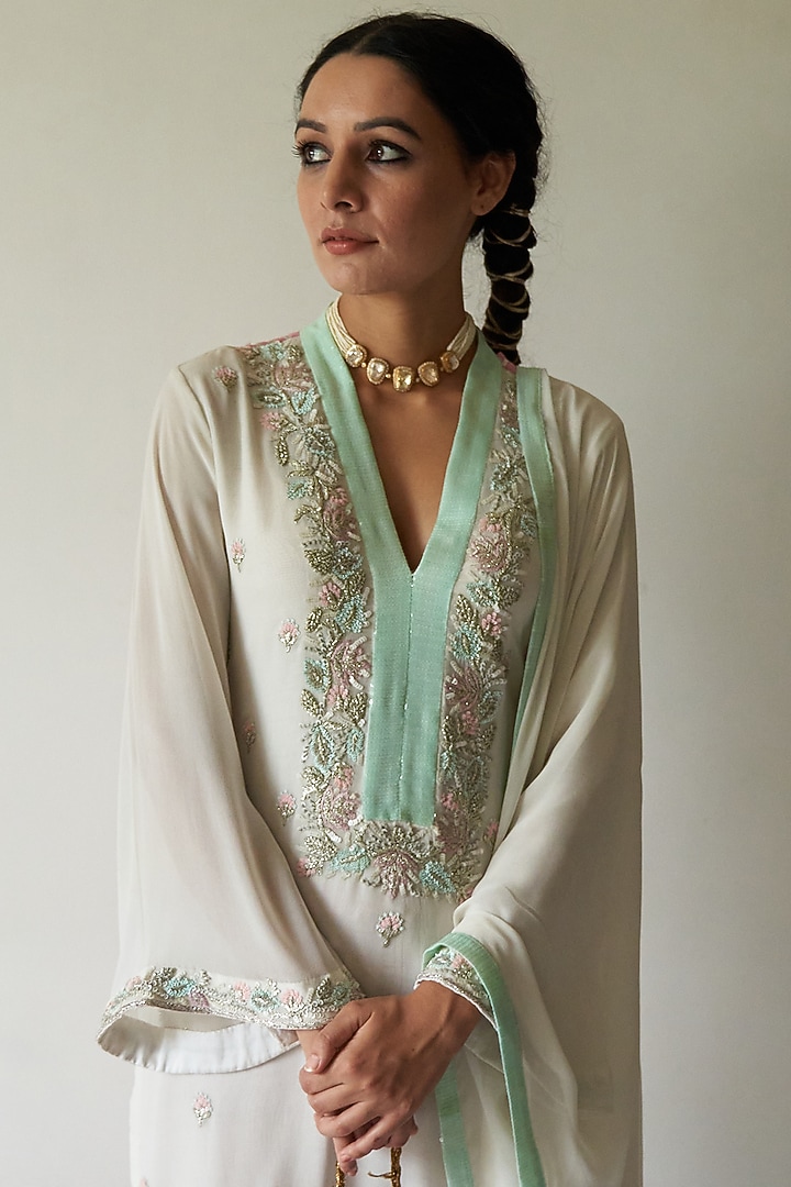 White Sequins Hand Embroidered Kurta Set by Kanika sharma at Pernia's Pop Up Shop