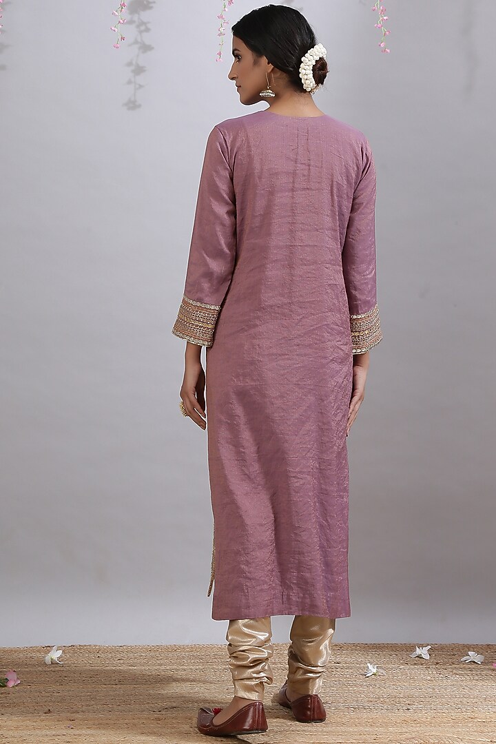 Purple Embroidered Kurta Set by Kanika sharma at Pernia's Pop Up Shop