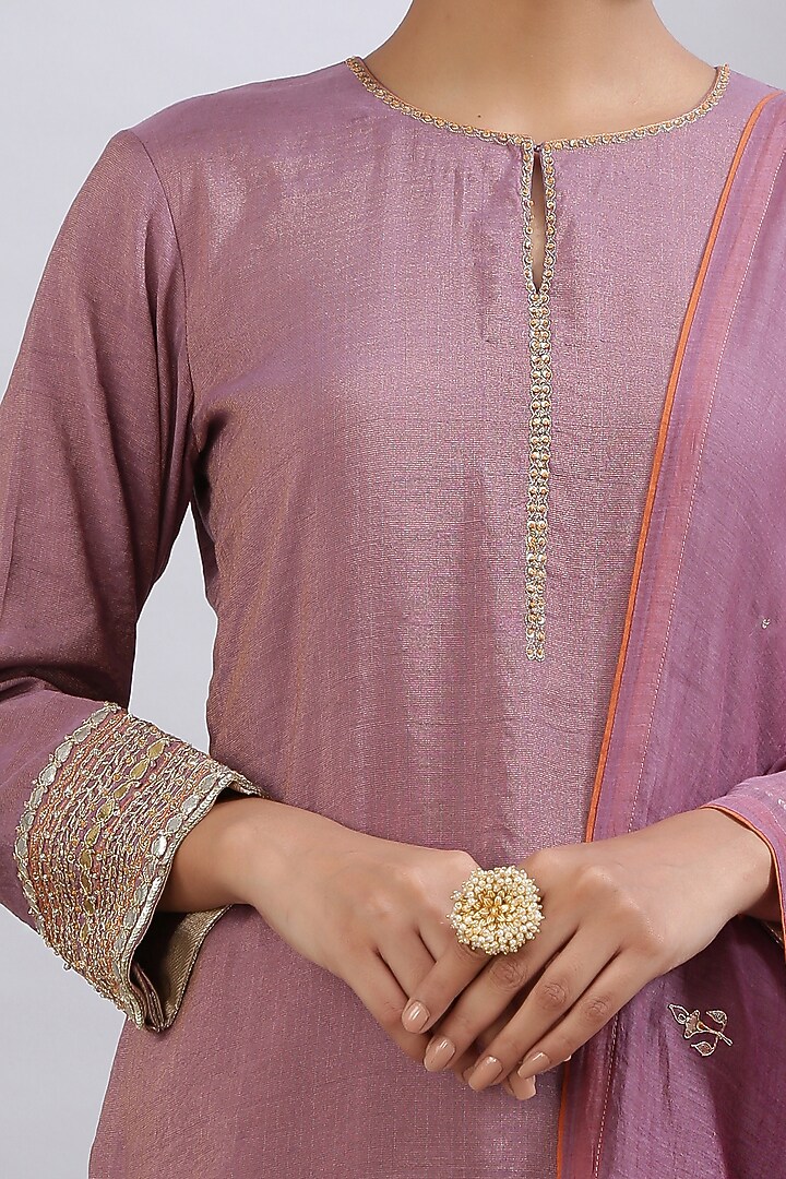 Purple Embroidered Kurta Set by Kanika sharma at Pernia's Pop Up Shop