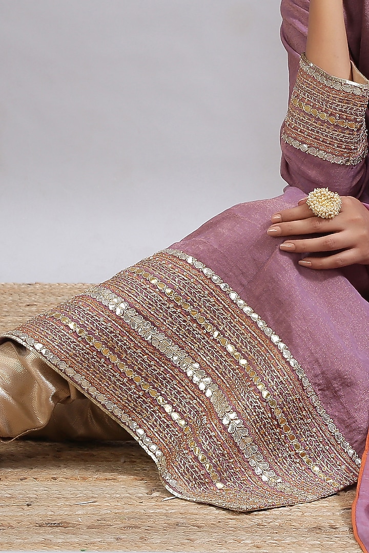 Purple Embroidered Kurta Set by Kanika sharma at Pernia's Pop Up Shop