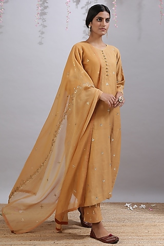 Beige Embroidered Kurta Set by Kanika sharma