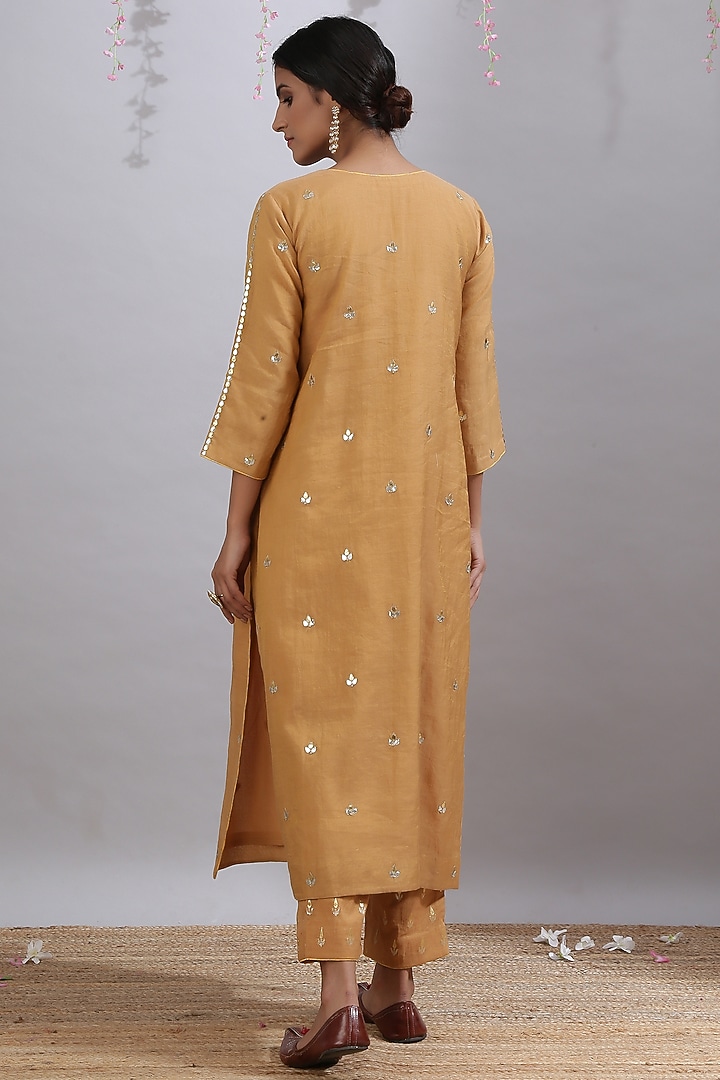Beige Embroidered Kurta Set by Kanika sharma at Pernia's Pop Up Shop