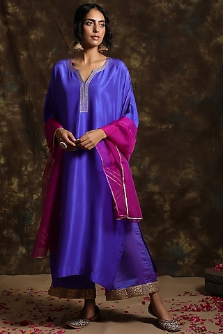Jamuni Silk Kurta Set by Kanika sharma