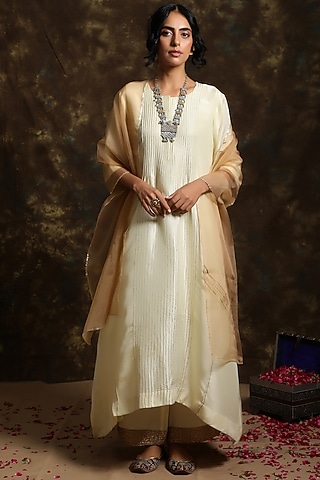 Waheeda Silk Kurta Set by Kanika sharma