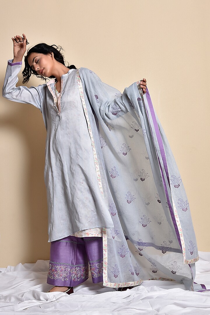 Purple & Grey Printed Kurta Set by Kanika sharma at Pernia's Pop Up Shop