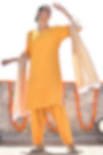 Haldi Yellow Embroidered Kurta Set by Kanika sharma at Pernia's Pop Up Shop