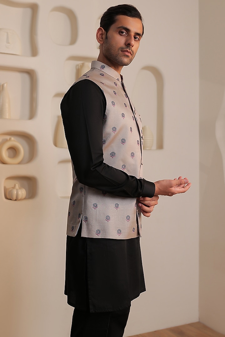 Silver & Black Silk Floral Embroidered Bundi Jacket Set by Prateek Munjal at Pernia's Pop Up Shop