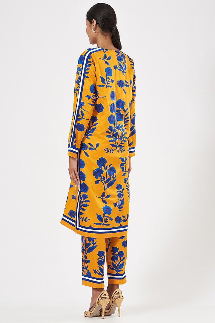 Mustard Printed Kurta Set by Kshitij Jalori at Pernia's Pop Up Shop
