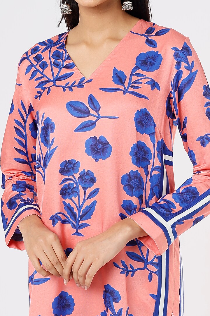 Peach Printed Kurta Set by Kshitij Jalori at Pernia's Pop Up Shop