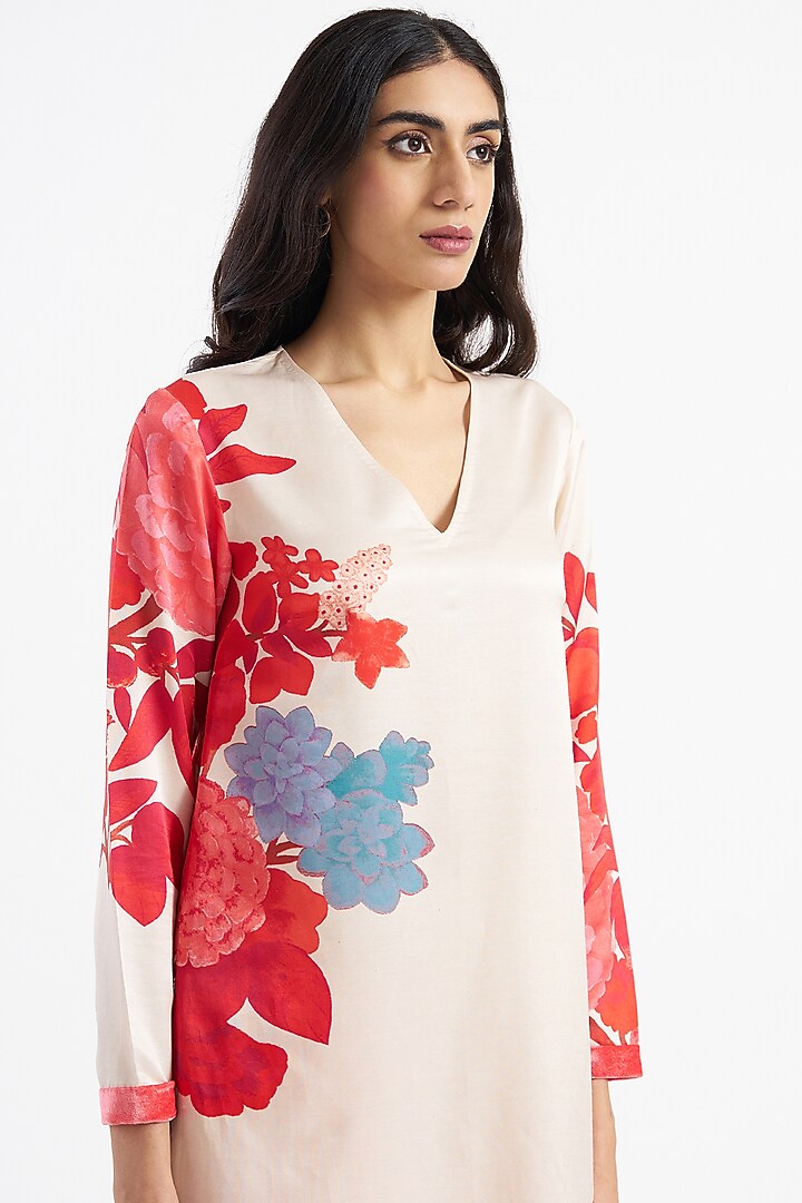 Ivory Floral Printed Kurta Set by Kshitij Jalori at Pernia's Pop Up Shop