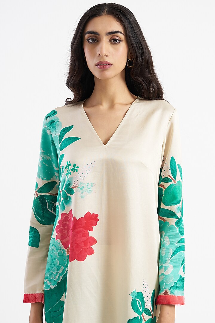 Ivory Floral Printed Kurta Set by Kshitij Jalori at Pernia's Pop Up Shop