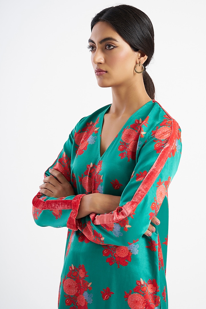 Jade Floral Printed Kurta Set by Kshitij Jalori at Pernia's Pop Up Shop