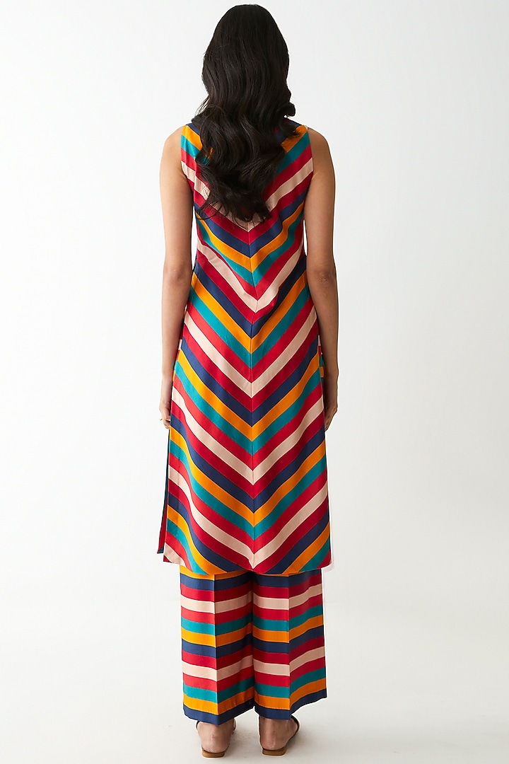 Multi Colored Digital Printed Kurta Set by Kshitij Jalori at Pernia's Pop Up Shop
