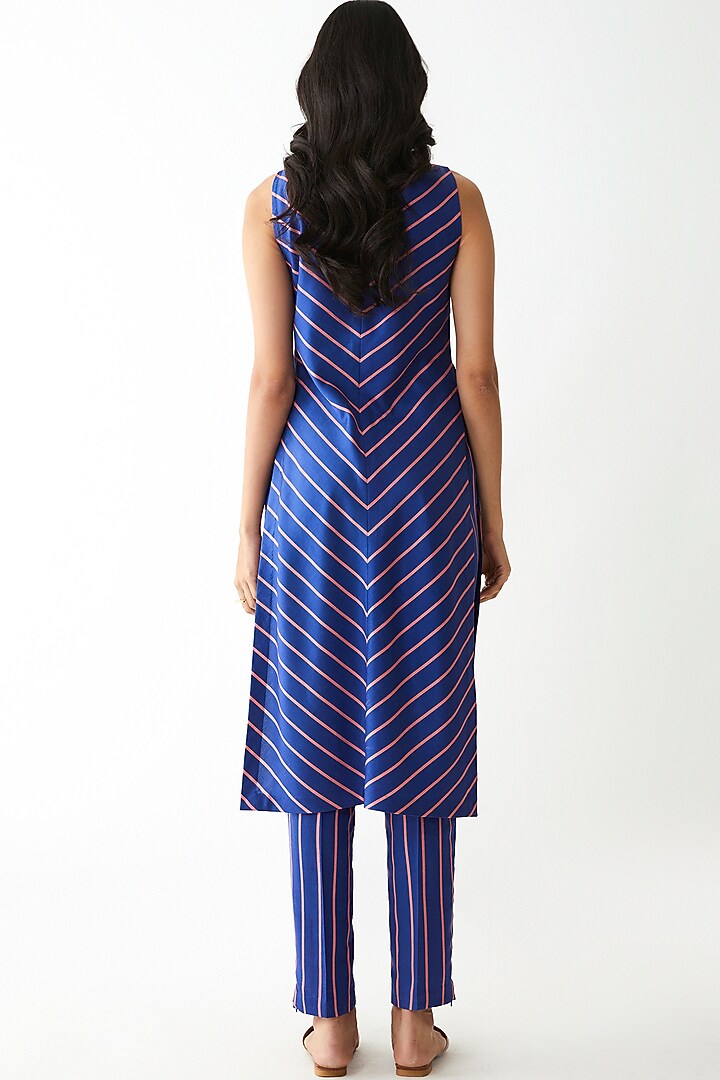 Blue Digital Printed Striped Kurta Set by Kshitij Jalori at Pernia's Pop Up Shop