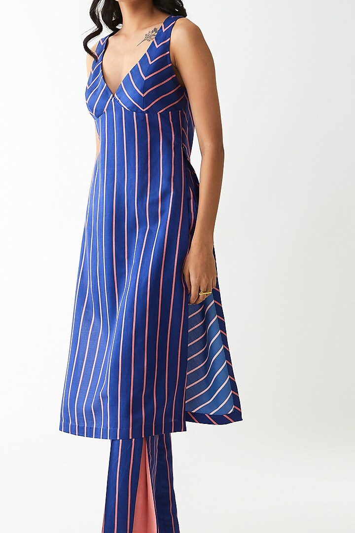Blue Digital Printed Striped Kurta Set by Kshitij Jalori at Pernia's Pop Up Shop