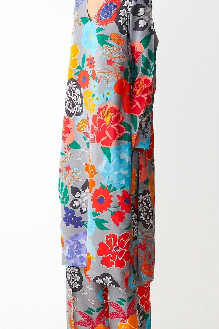 Grey Digital Printed Kurta Set by Kshitij Jalori at Pernia's Pop Up Shop