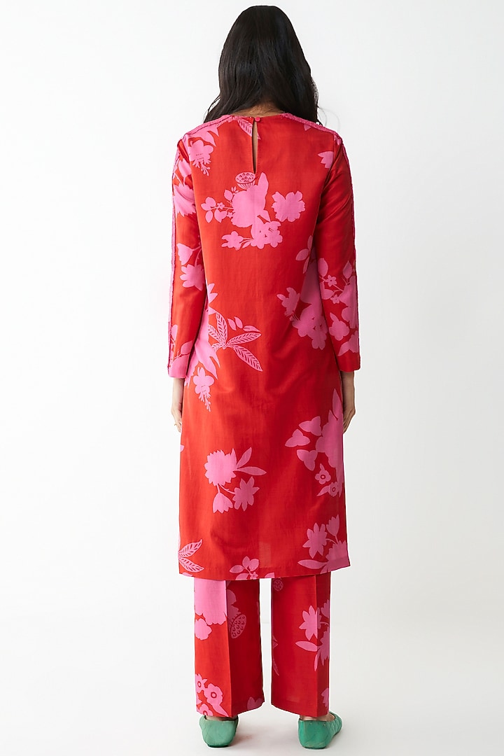 Red Embroidered Kurta Set by Kshitij Jalori at Pernia's Pop Up Shop