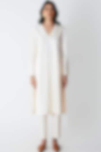 Coconut Sorbet Ivory Kurta Set by Kshitij Jalori at Pernia's Pop Up Shop