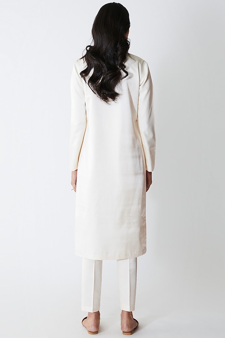 Coconut Sorbet Ivory Kurta Set by Kshitij Jalori at Pernia's Pop Up Shop