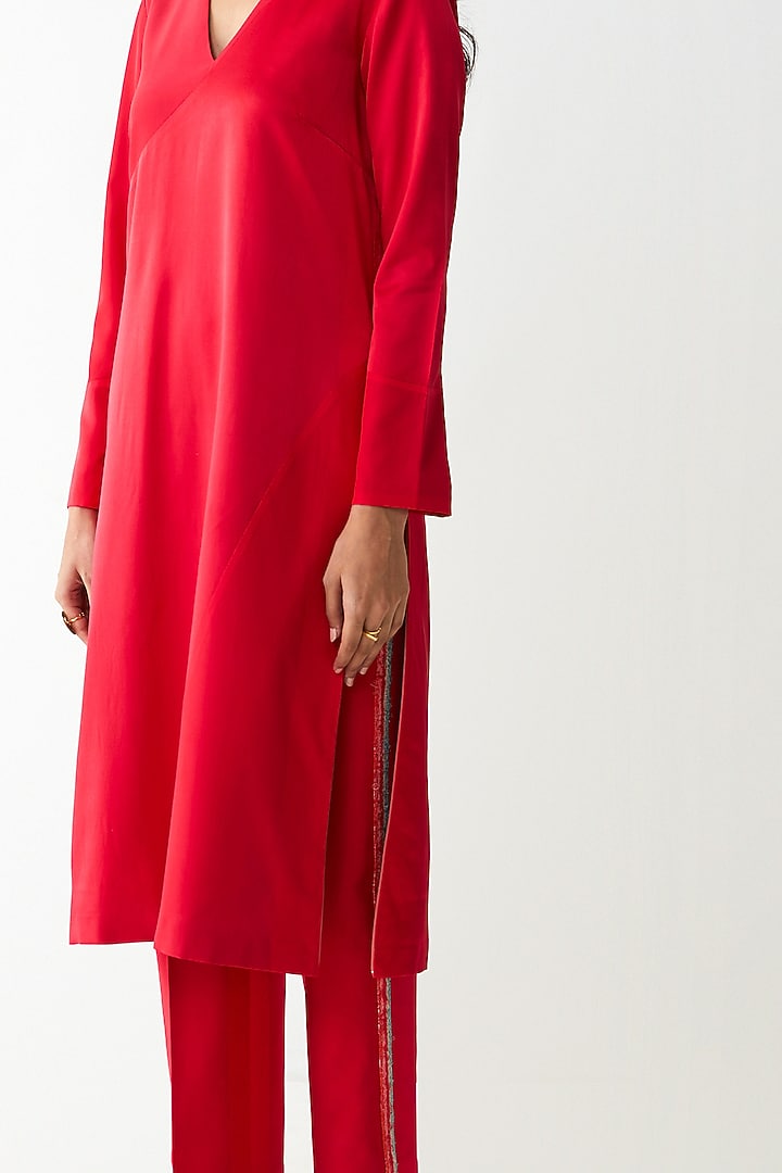 Raspberry Sorbet Red Kurta Set by Kshitij Jalori at Pernia's Pop Up Shop