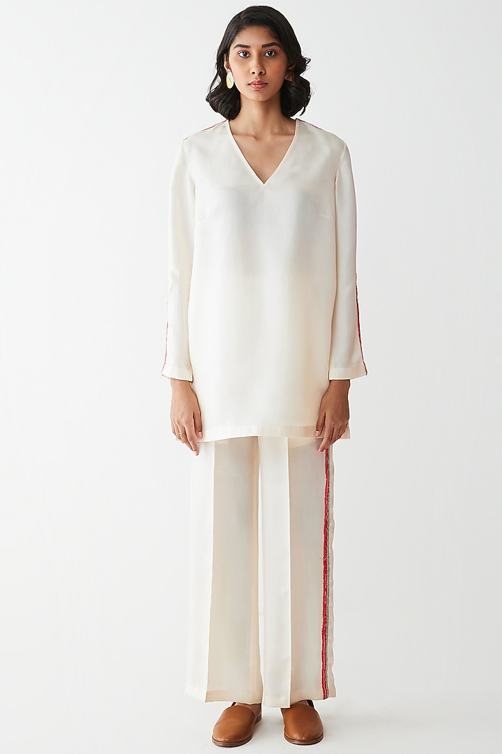 Coconut Sorbet Ivory Silk Twill Kurta Set by Kshitij Jalori at Pernia's Pop Up Shop