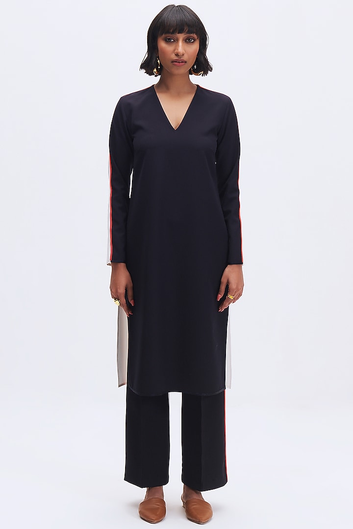 Deep Navy Italian Crepe Kurta Set by Kshitij Jalori at Pernia's Pop Up Shop