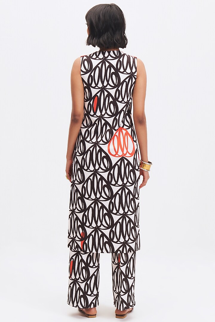 White Italian Crepe Printed Kurta Set by Kshitij Jalori at Pernia's Pop Up Shop