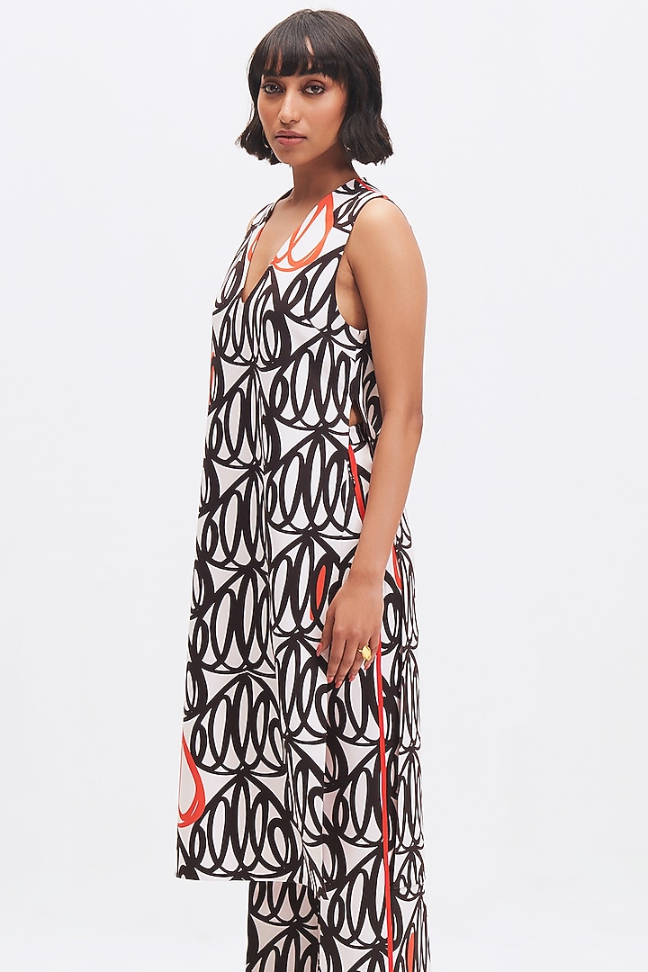 White Italian Crepe Printed Kurta Set by Kshitij Jalori at Pernia's Pop Up Shop