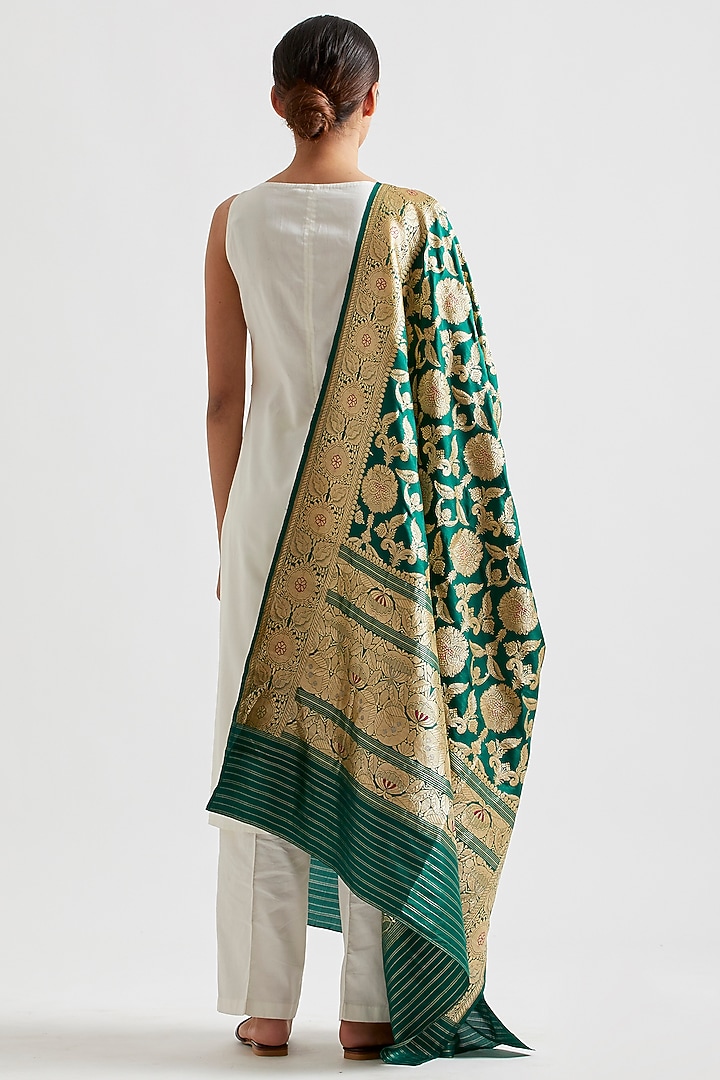 Emerald Green Silk Dupatta by Kshitij Jalori at Pernia's Pop Up Shop