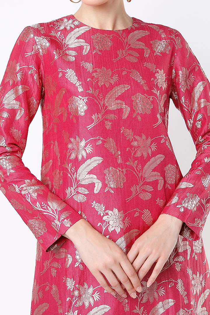 Dark Pink Silk Brocade Kurta Set by Kshitij Jalori at Pernia's Pop Up Shop